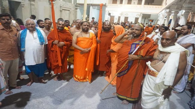 HH swamiji Visited Mantralayam