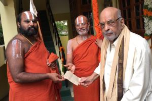 HH-Ahobila Jeeyar-Swamiji-With-Sri-Rama-Chandra-Murty-Tenali