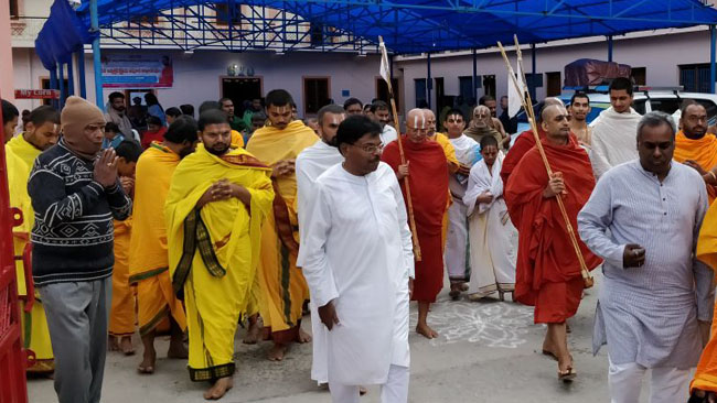 Swami steps onto the Majestic mountain land, Badarinath copy