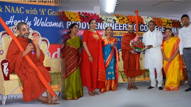 Swamiji corrects and clarifies – A Beautiful address at Malla Reddy Group of Institutions