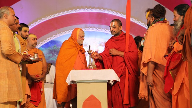 God goes to any extent to keep his Devotees words - Swamiji speaks at Bharatpur Rajasthan