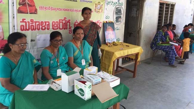 Mahilaarogya Vikas Gudimalkapur conducted Medical Camp at Kattangurru Nalagonda