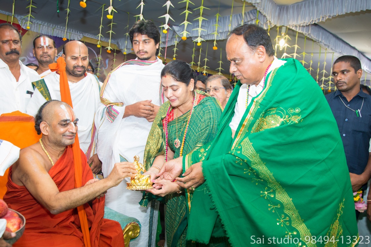 Two-Wicks-in-a-Diya-Laksha-Deepotsavam-HH-Chinna-Jeeyar-Swami