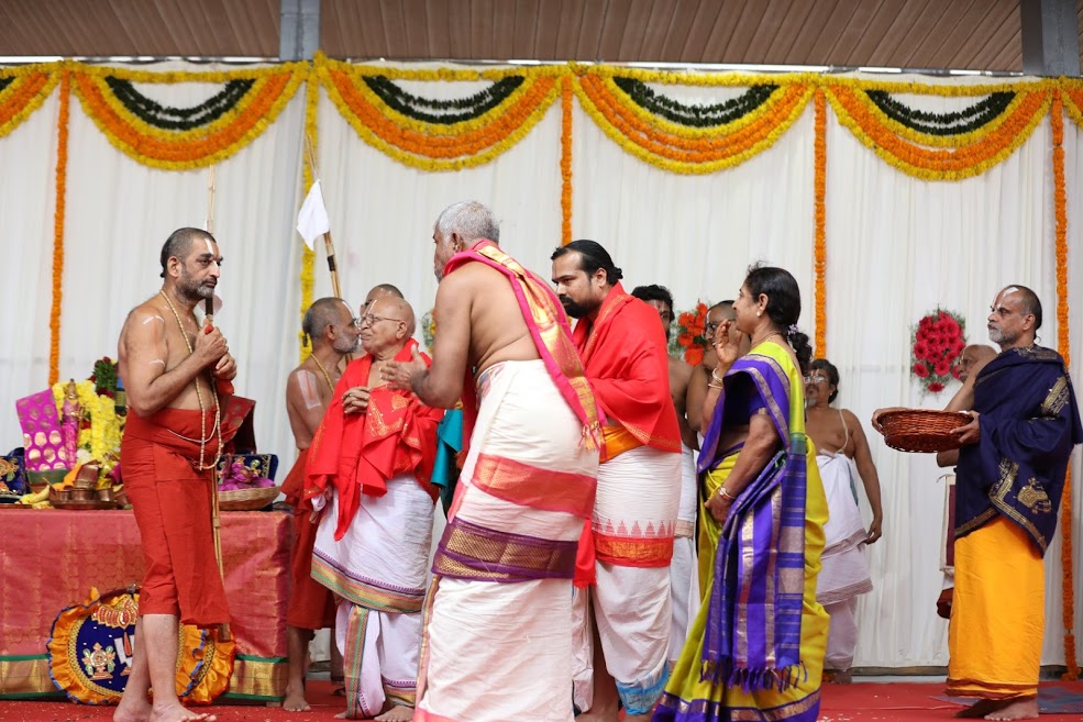 HH-Chinnajeeyar-Swamiji-with-Sriman-Rameshwar-Rao