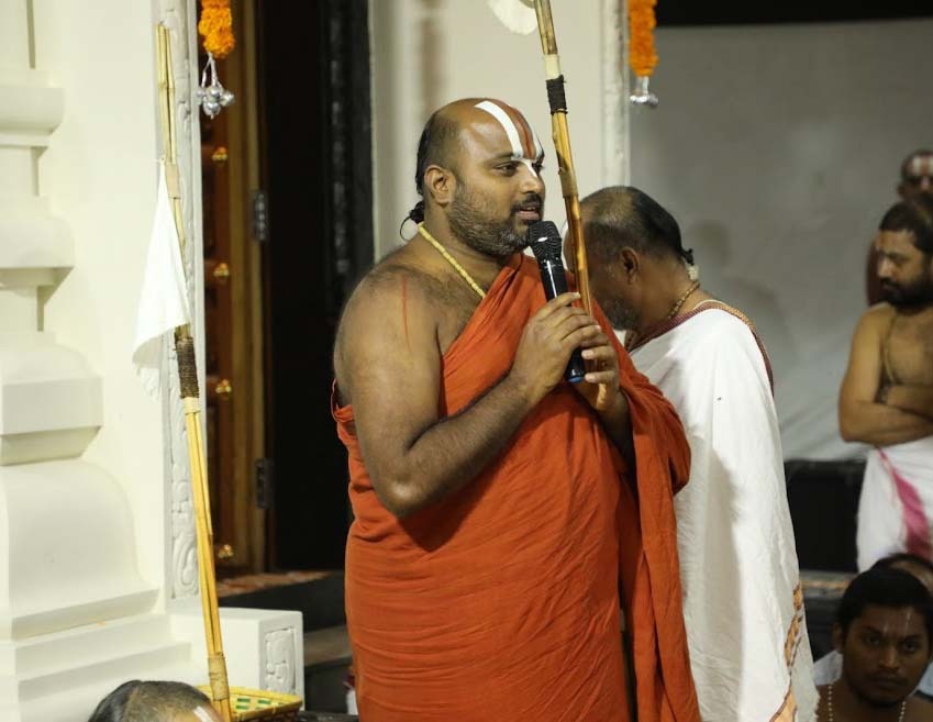Sri-Ahobila-Ramanuja-Jeeyar-Swamiji-One-Hiranyaksha-in-the-Past-Hundreds-Today
