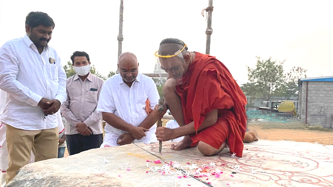 18-foot-high-garuda-and-hanuman