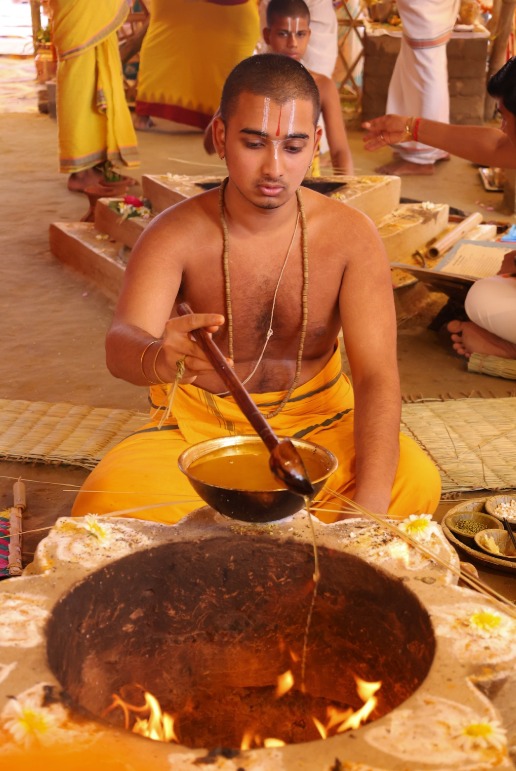 Performing-Homam Perorming Homam