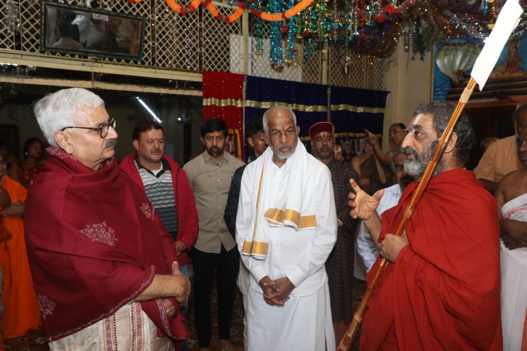 HH Chinna Jeeyar Swamiji at Badrinath with devotees