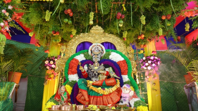 Santana Lakshmi Alankaram Saran Navatri Day 4