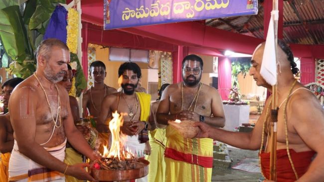 Samatha Ishti at Chennai Agni Madhanam HH Chinna Jeeyar Swamiji