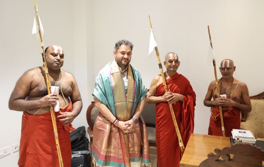 Divine Meeting at Jiva Ashram HH Chinna Jeeyar Swamiji Welcomes Pundrik Goswami Ji