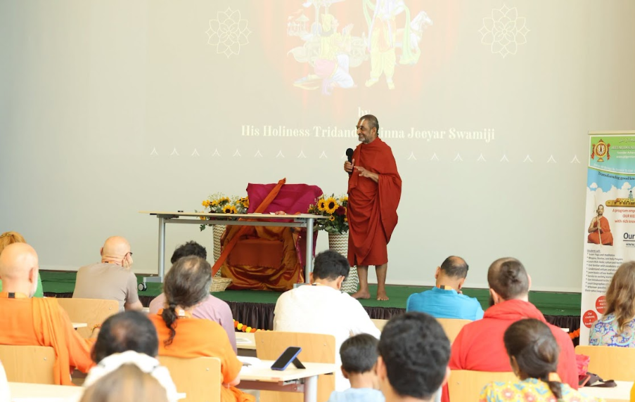 HH Chinna Jeeyar Swamiji Inspires Devotees