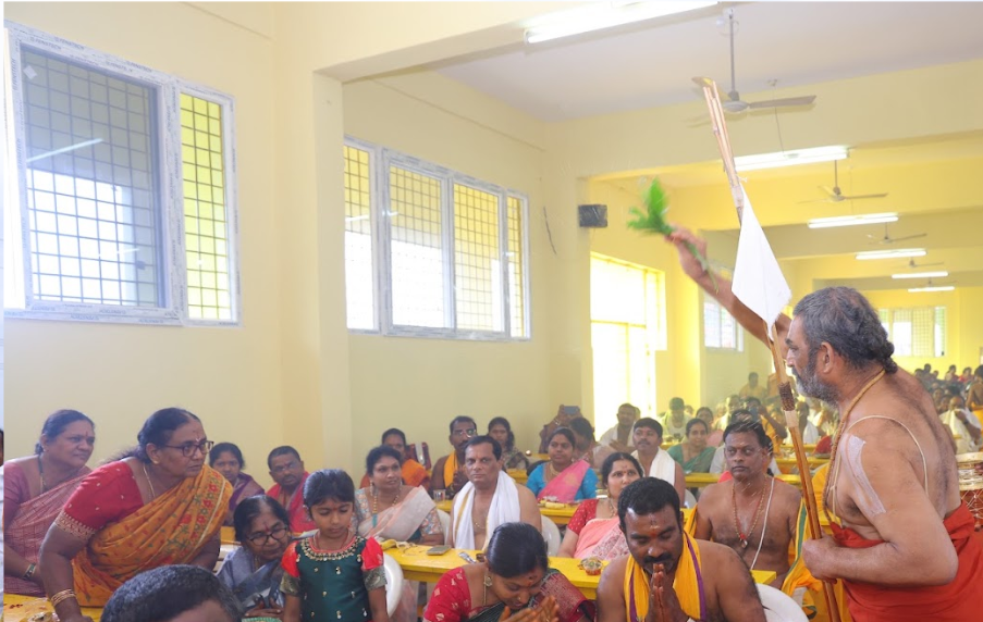 Swamiji Graces Sri Lakshmi Narayana Ishti at Jangaon