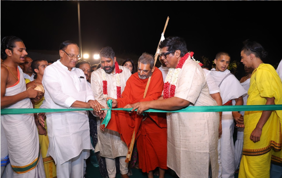 Swamiji Inaugurates Janapriya Upscale Villas