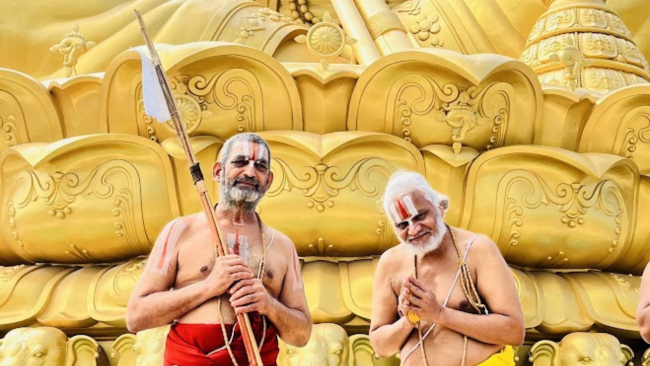 Visit of Sri Palahari Swamiji to Statue of Equality