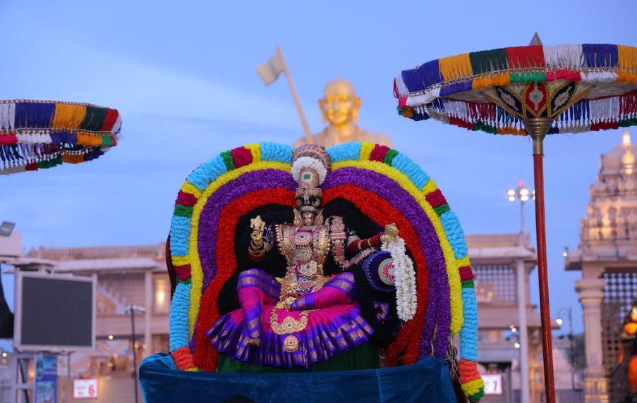 Dhairya Lakshmi Alankaram Saran Navaratri Celebrations Day 8